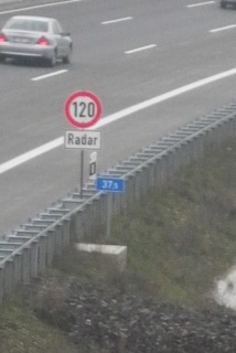 Schild Tempolimit 120